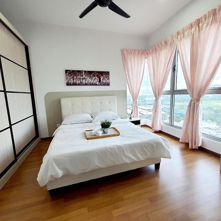Апартаменты Residensi Flora Сери-Кембанган Экстерьер фото