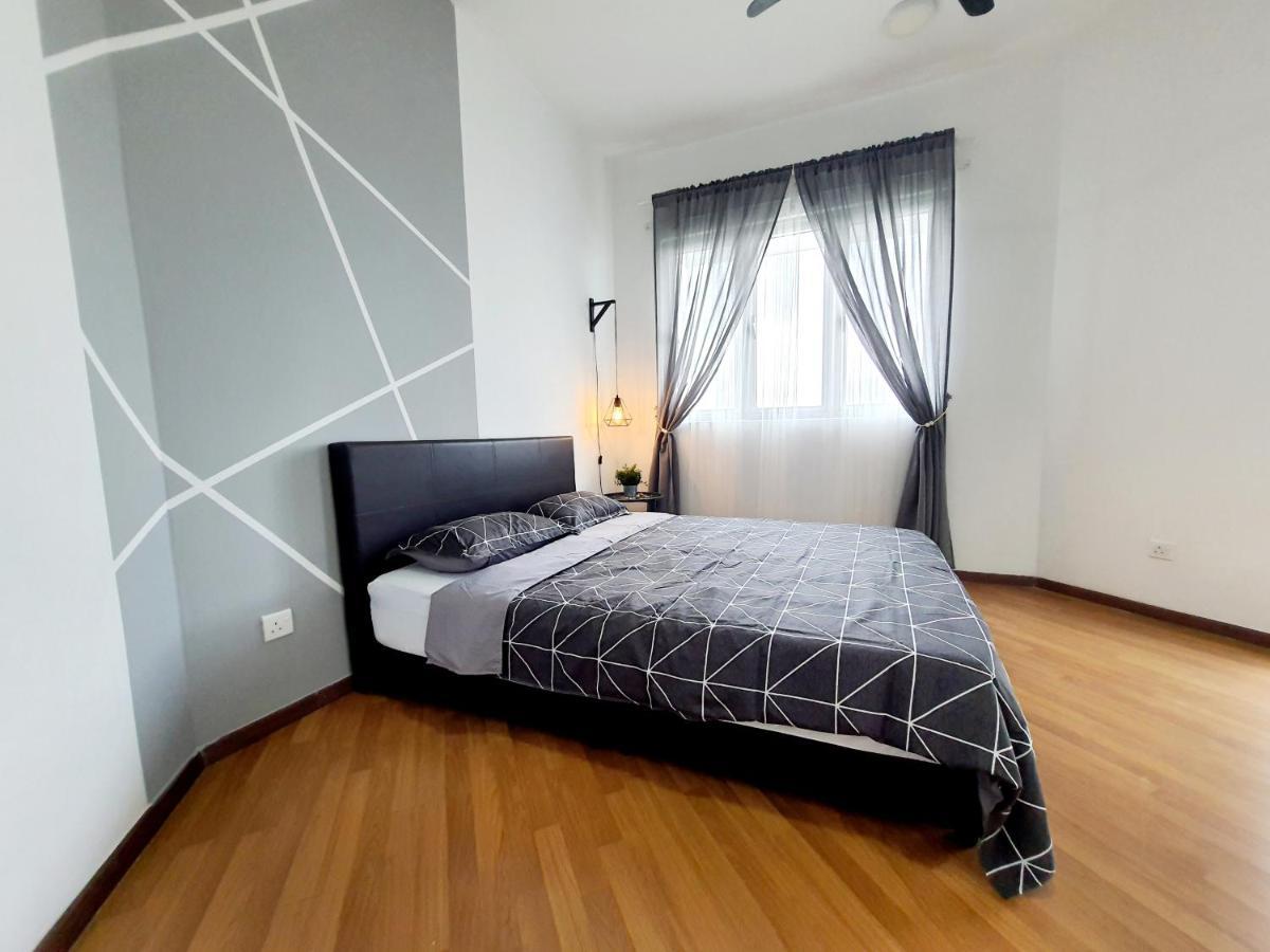 Апартаменты Residensi Flora Сери-Кембанган Экстерьер фото